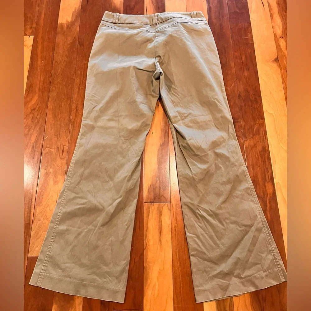 New York & Company Khaki Wide-Leg Trousers Size 8 EUC Stretch Classic Work Casua